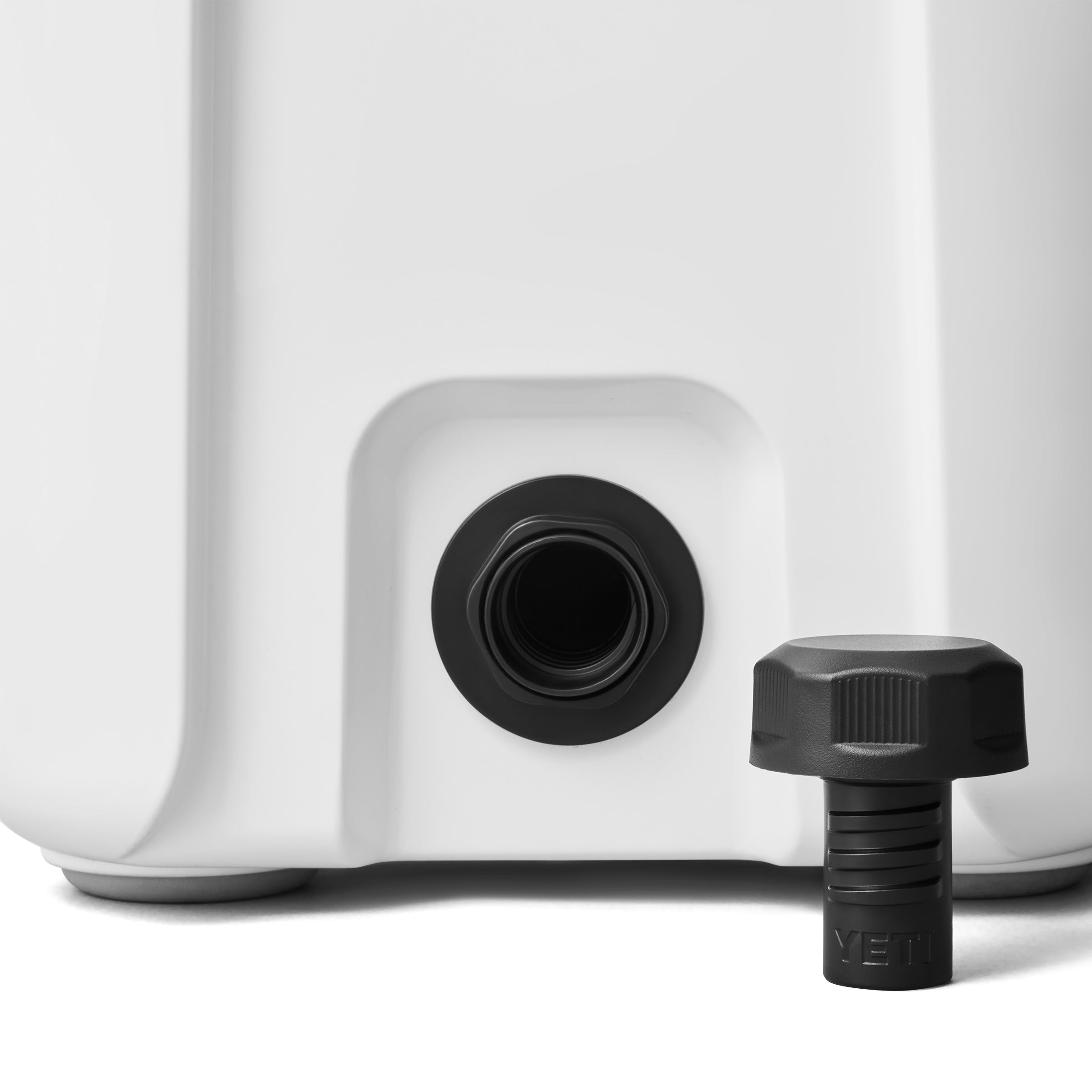 ROADIE 15 COOL BOX White