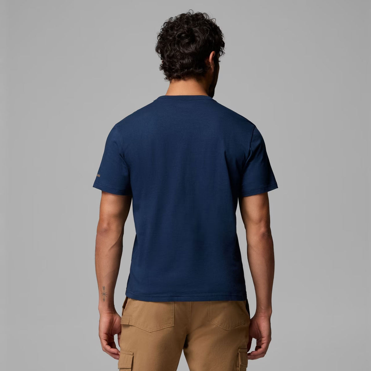 ORGANIC COTTON GRAPHIC T-SHIRT Collegiate Navy, Hex Woodblock Badge