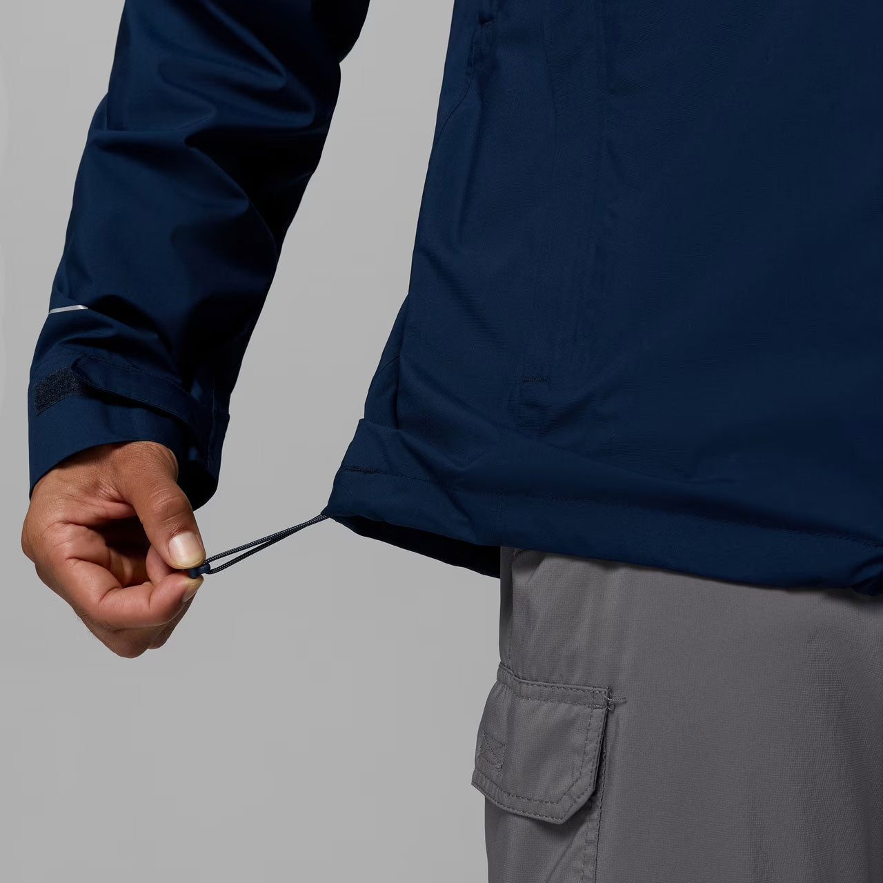 TRAILBORNE™ 2.5L PACKABLE WATERPROOF JACKET Collegiate Navy