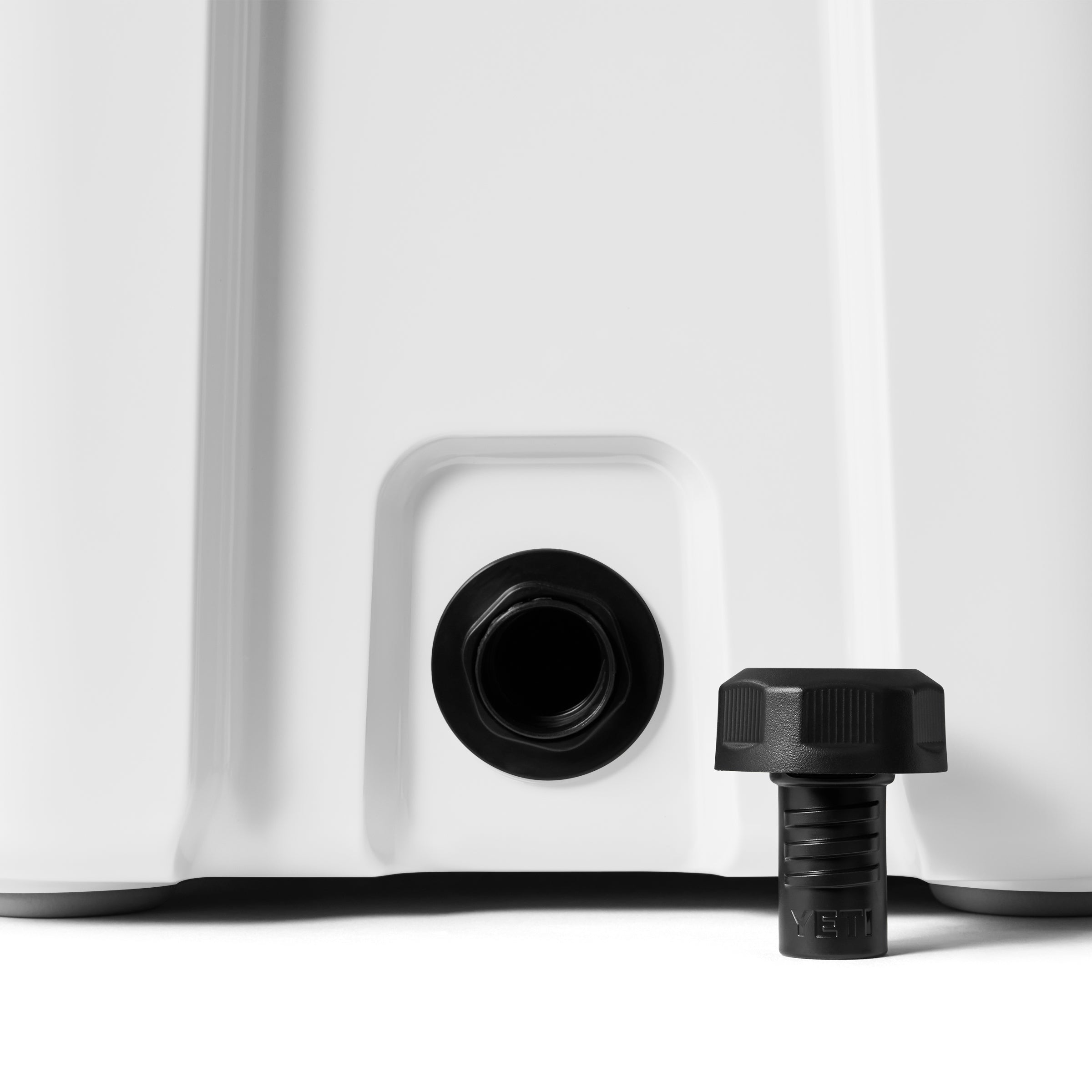 ROADIE 24 COOL BOX White