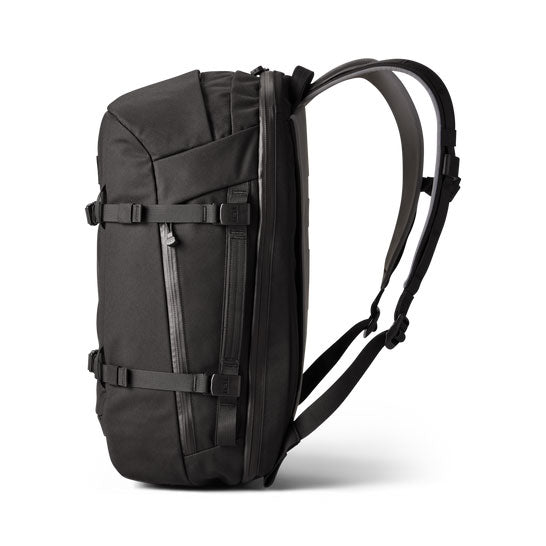 CROSSROADS® 27L BACKPACK Black