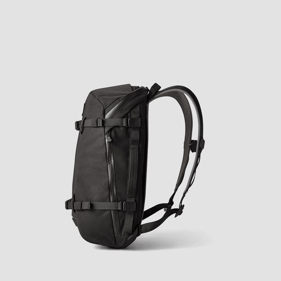 CROSSROADS® 22L BACKPACK Black