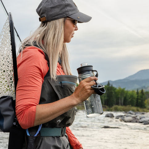 YONDER TETHER CAP 25 OZ (750 ML) WATER BOTTLE Navy