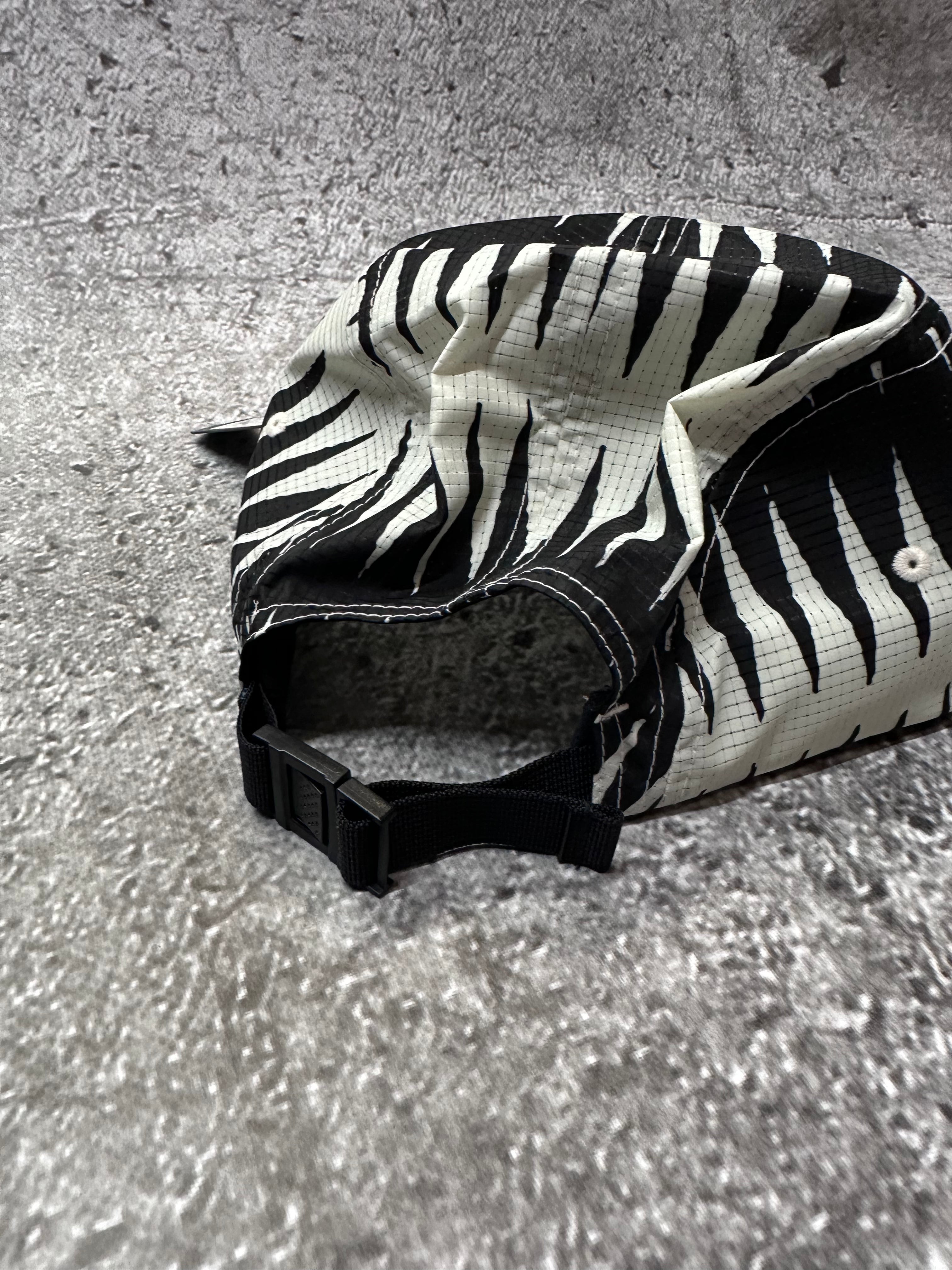 KINECTIC 5 PANEL ADJUSTABLE CAP Black/White