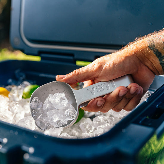 YETI™ Scoop