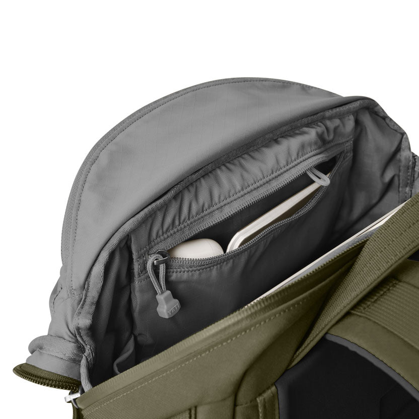 CROSSROADS® 22L BACKPACK Olive